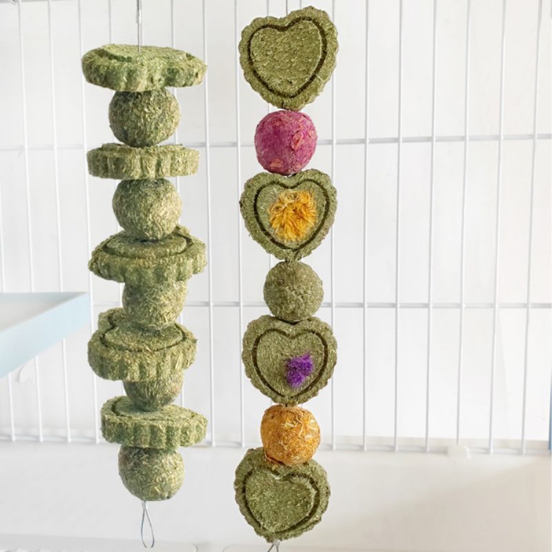 Kaninchen Spielzeug, sicheres und leckeres Gras Kuchen, Natürliches Kauvergnügen für Hamster Meerschweinchen Rennmäuse Zahnpflege (1 Stück)