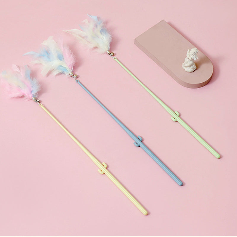 Katze Spielzeug, Interaktive Katzenangel Feder, Langlebiges Griff in Kaktusform, Drei-farbig Auswahl in Grün, Gelb & Blau