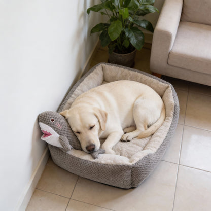 Hund Kuscheltiere, grauer Plüsch Hai mit Versteckmöglichkeit für Hundefutter, stundenlanger interaktiver Spielspaß, in zwei Größen erhältlich