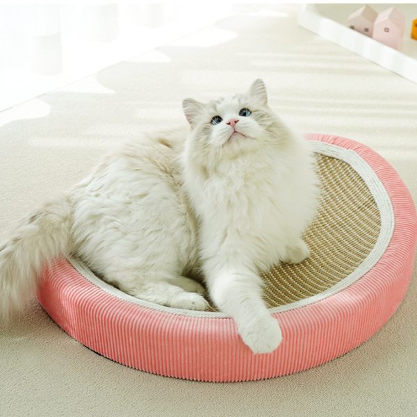 Kratzbrett Katze, Erdbeer-Sisalmatte Katzenbett mit Plüschbällen, Gebogenes Design, einen komfortablen Ort zum Kratzen & Ruhen – Bild 7