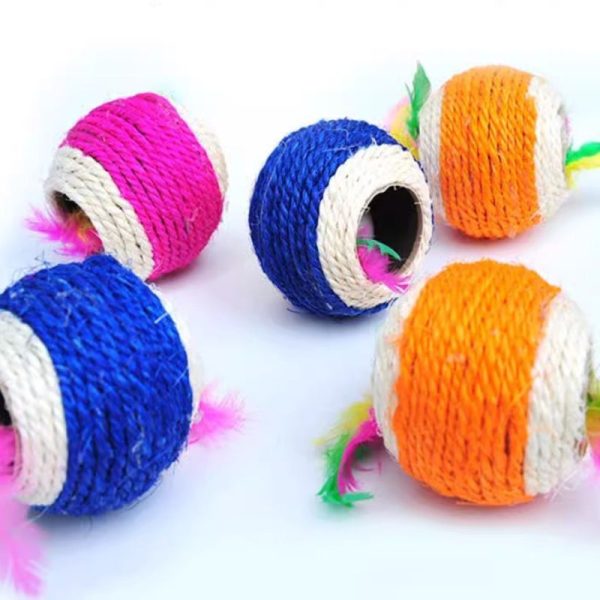 Spielzeug Katze, Sisal Katzenball mit Federn,Durchmesser 7 cm, interaktives Katzenspielzeug für drinnen Katzen, Farbe zufällig – Bild 2
