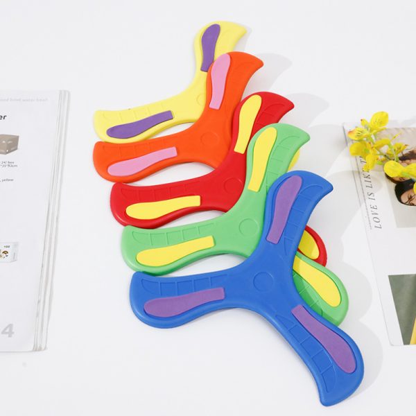 Hund Spielzeug, Hundefrisbee, EVA Dreiblatt-Bumerang, Weiches & Sicheres für Draußen interaktive Spiele, Farben zufällig – Bild 4